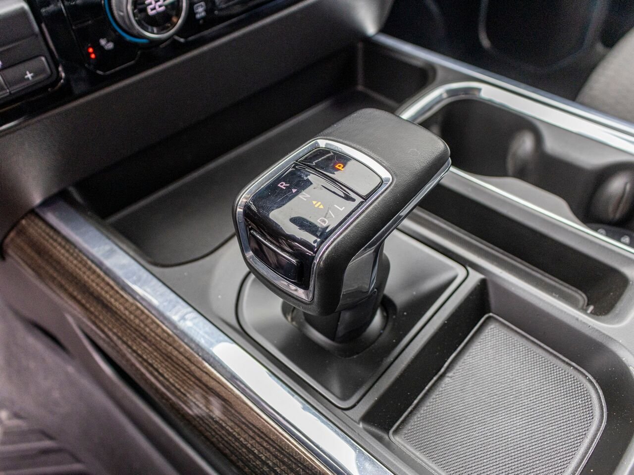 Chevrolet Silverado 1500 LT Trail Boss cabine multiplace 4RM 157 po 2024 Blanc Châteauguay - photo #16