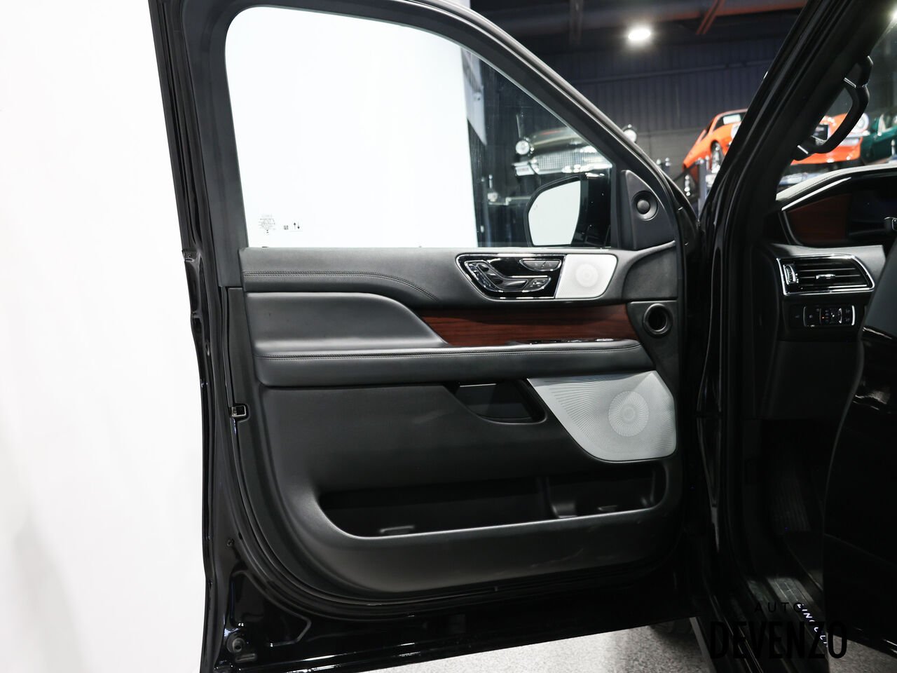 Lincoln Navigator L 2023 Noir Saint-Eustache - photo #9