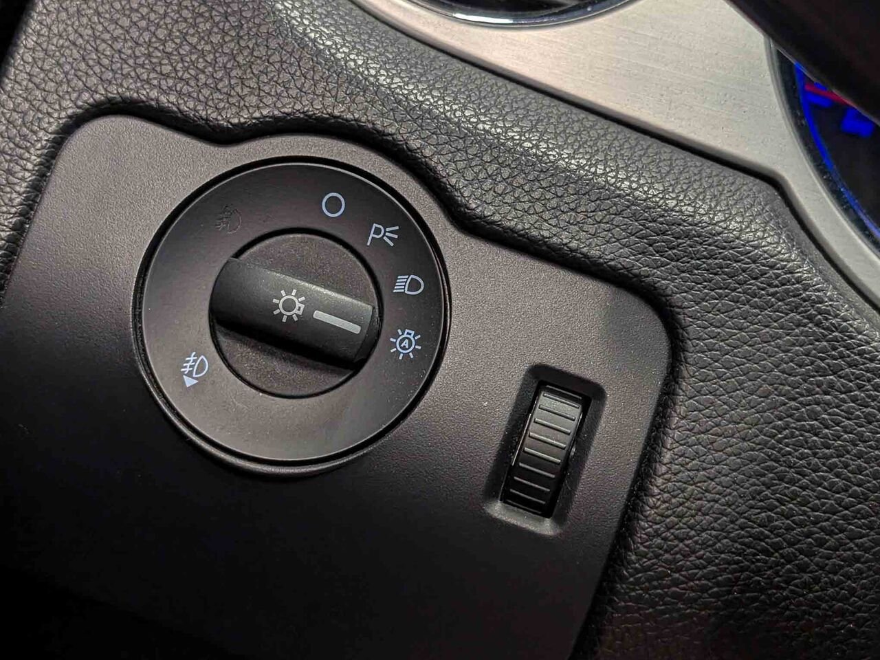 Ford MUSTANG Convertible V6 Premium Automatique 2013 Blanc Sherbrooke - photo #23