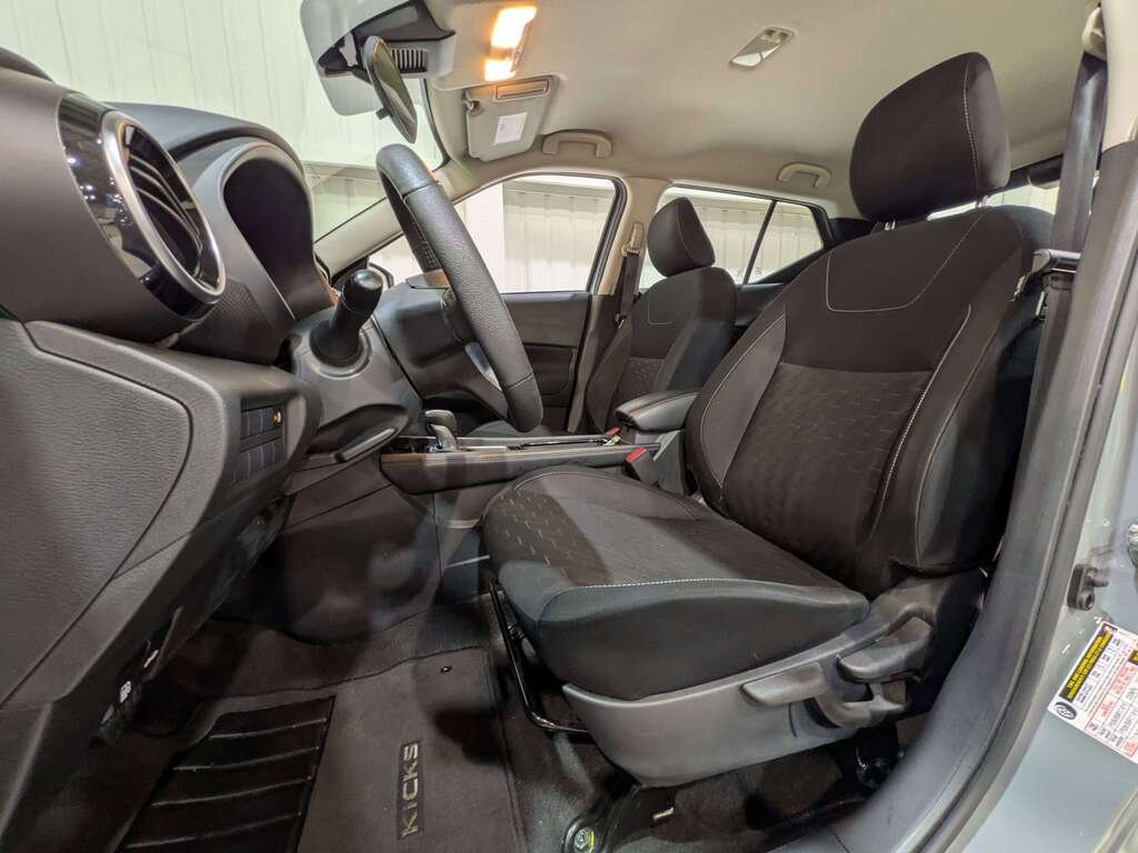 Nissan Kicks SV FWD 2024 Gris Val-David - photo #1