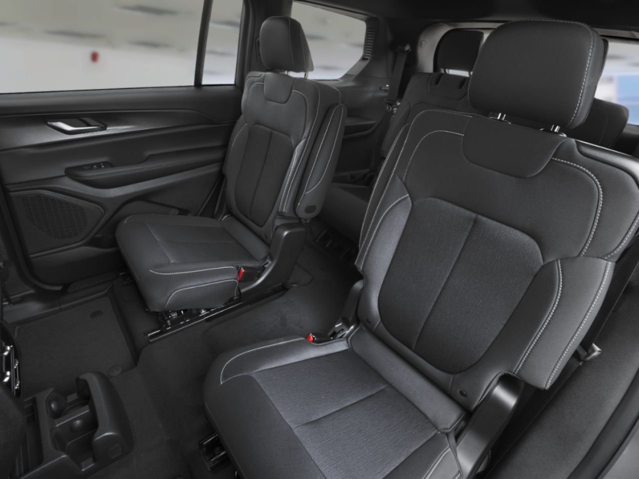 2026 JEEP Grand Cherokee L 261070 | Limited 4x4 Baltic Grey Metallic Gatineau - photo #9