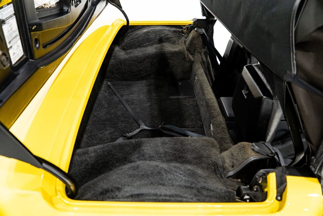 1986 Chevrolet Corvette Pace Car livery with only 17,380km (10,800miles) Yellow Montreal - photo #82