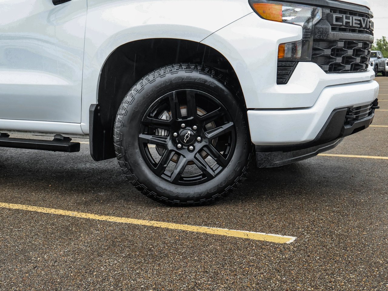2025 Chevrolet Silverado 1500 4WD Crew Cab 147 Custom White Sherwood Park - photo #10