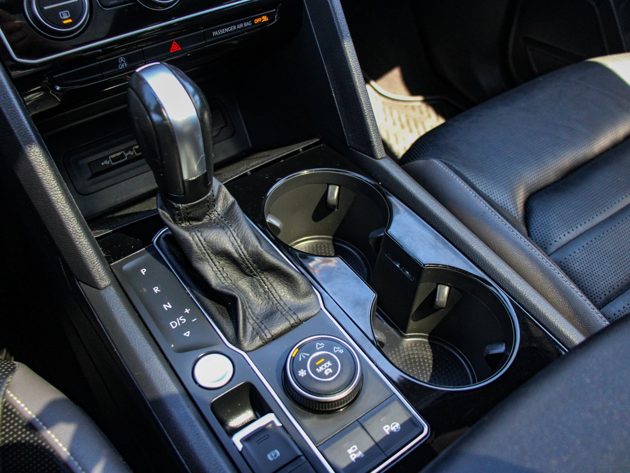 2020 Volkswagen Atlas Cross Sport Execline 3.6 FSI 4MOTION Black Sherwood Park - photo #25