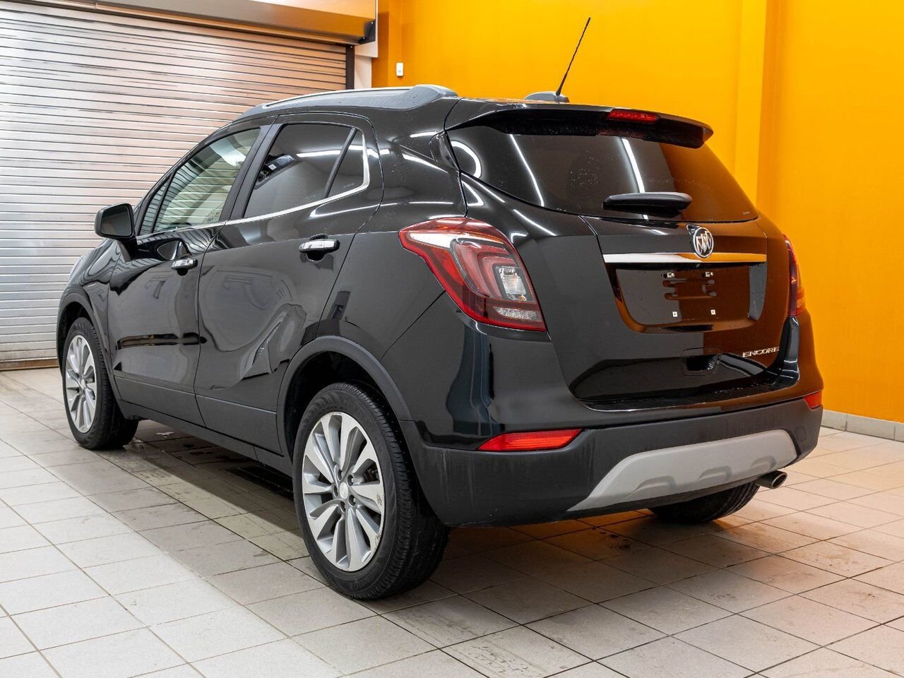 2020 Buick Encore PREFERRED *CARPLAY* BLUETOOTH CAMERA WIFI *BAS KM Black Saint-Jérôme - photo #4