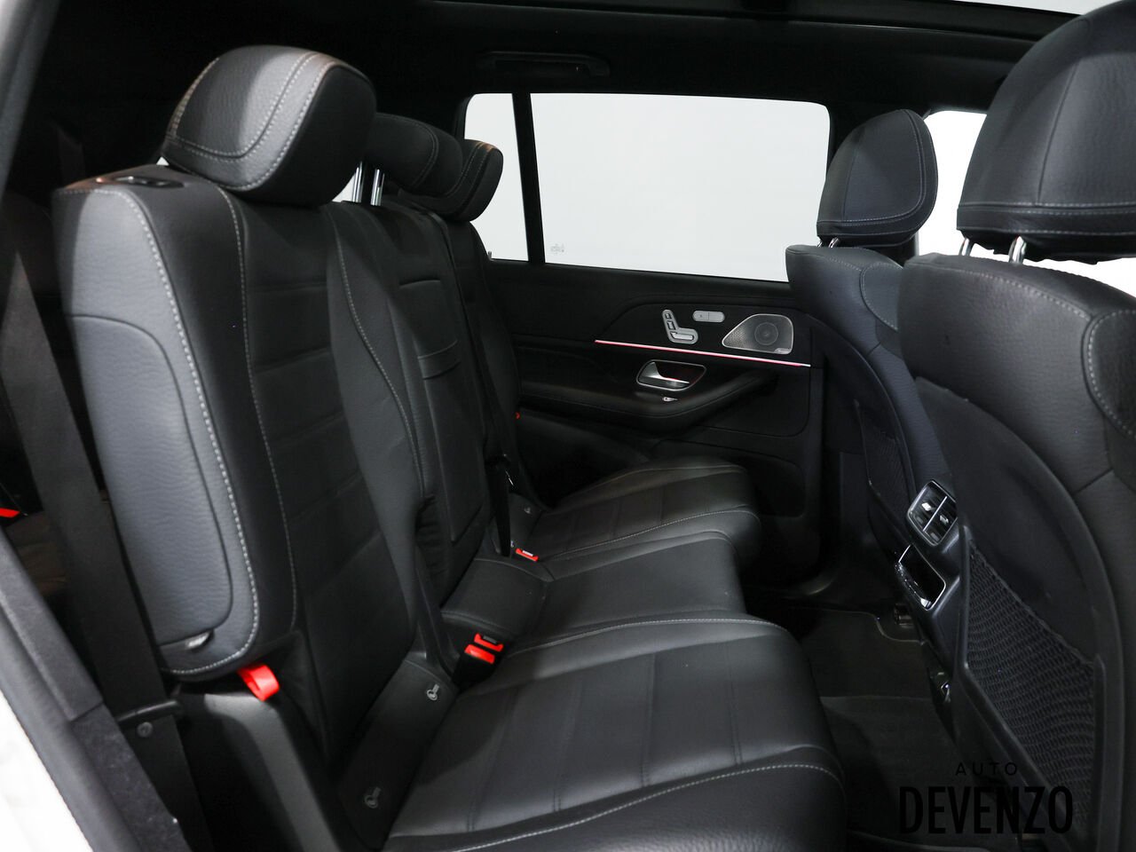 2026 Mercedes-Benz GLS White Saint-Eustache - photo #8