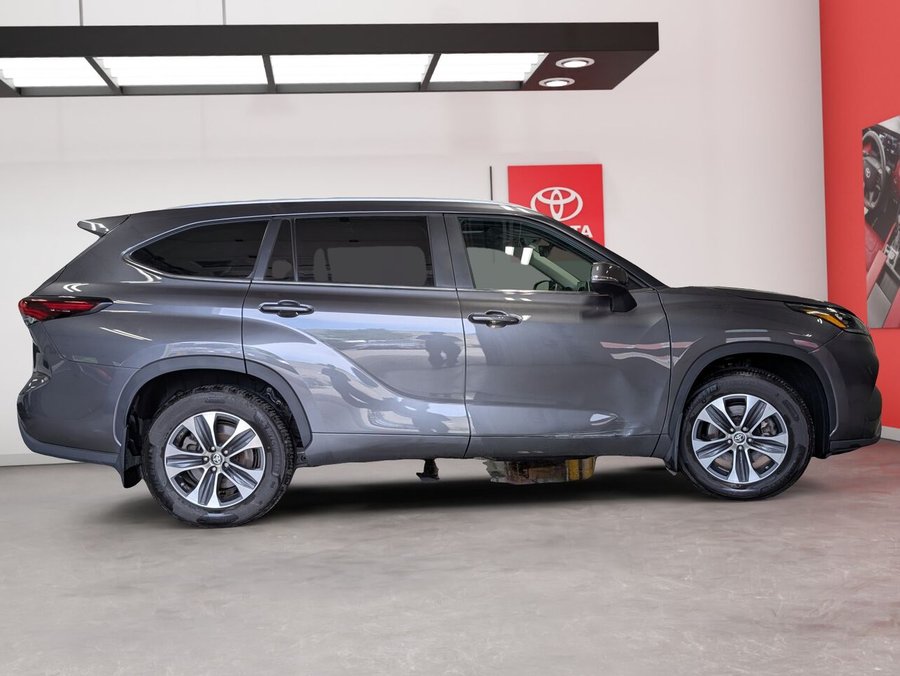 Toyota Highlander 2024 2024 Gris magnétique métallisé