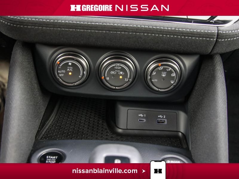2025 Nissan Z Black Laval - photo #18