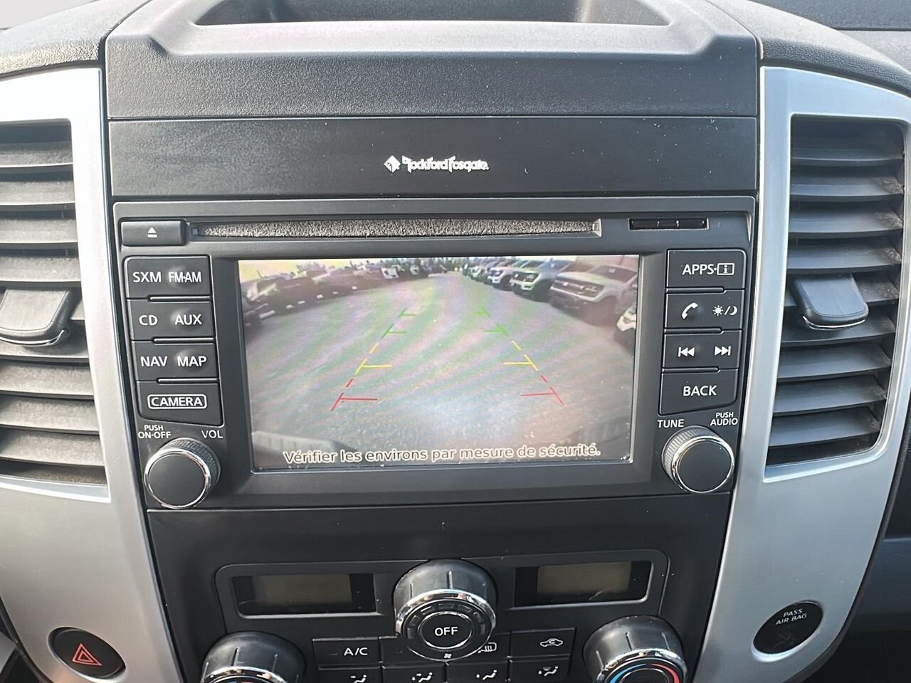 2015 Nissan Frontier Black Rouyn-Noranda - photo #15