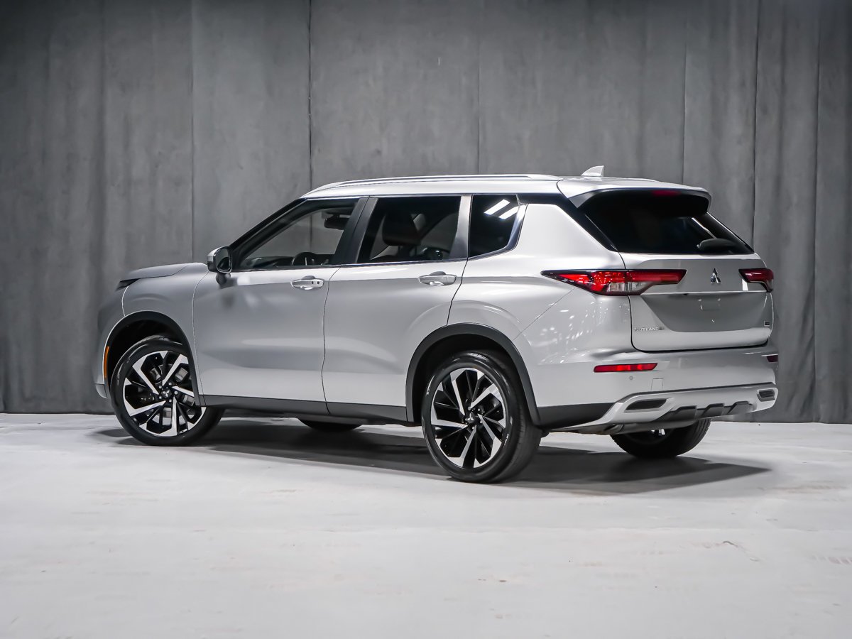Mitsubishi Outlander SEL 2023 Argent Montréal - photo #3