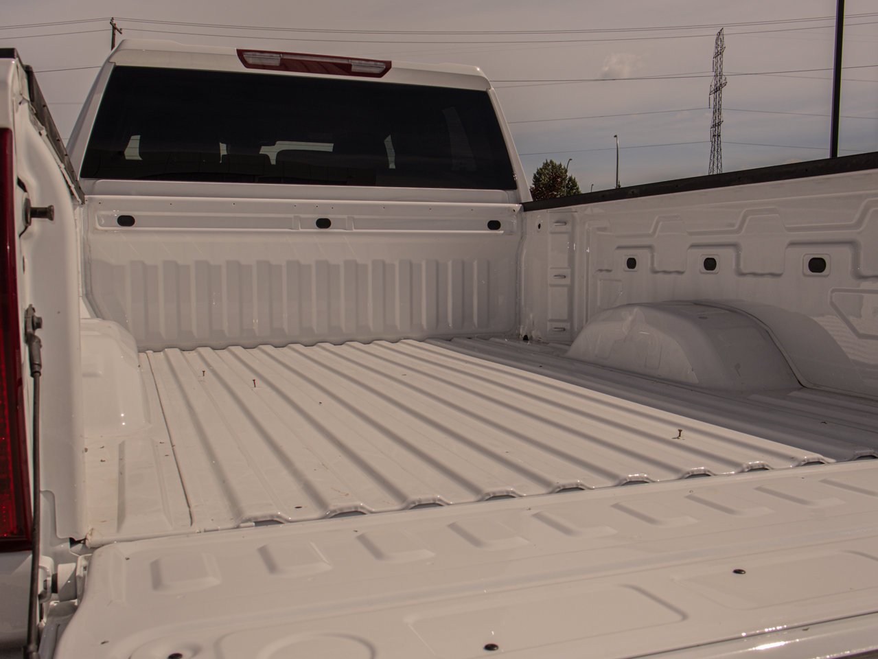 2025 Chevrolet Silverado 2500HD 4WD Crew Cab 159 Custom White Sherwood Park - photo #10