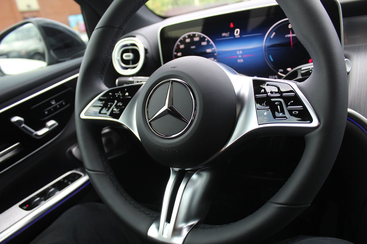 Mercedes-Benz GLC VIN: W1NKM5GB5TF507228 2026 Noir Sainte-Rose - photo #12