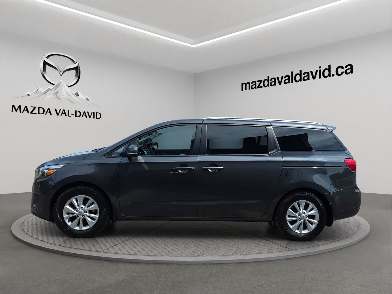 Kia Sedona LX TA, 8 passagers, volant chauffant, commande audio au volant, Apple carplay 2018 Gris Val-David - photo #1