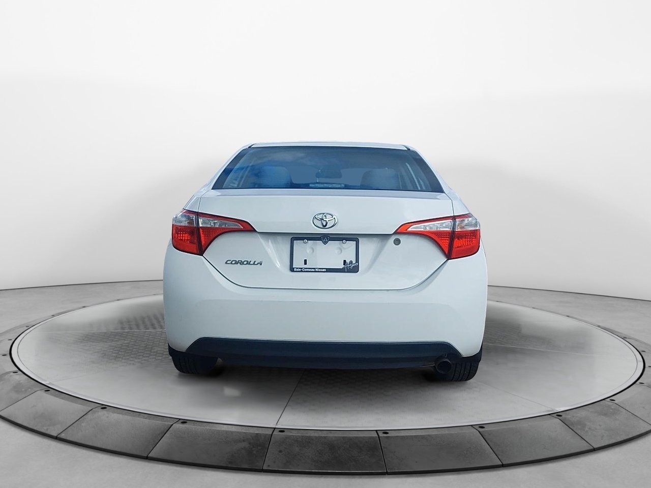 2016 Toyota Corolla VIN 2T1BURHE6GC527963 White Baie-Comeau - photo #2