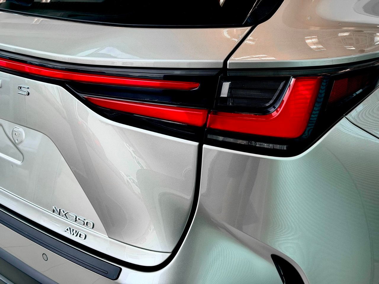 2022 Lexus NX Silver Notre-Dame-des-Prairies - photo #10