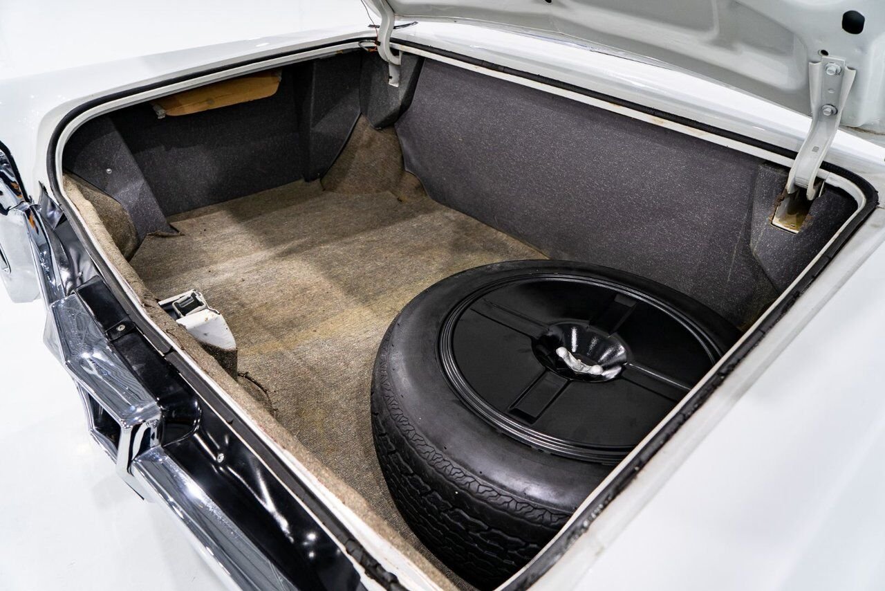 Cadillac Fleetwood **PRICE IN USD** Factory Limo dual AC with only 18,892 miles 1966 Blanc Montréal - photo #93
