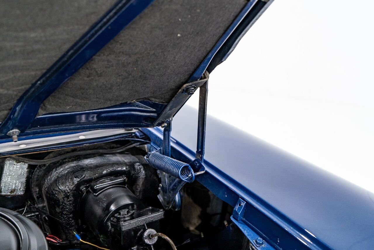 Buick Special 364/300HP NailHead 1 of only 2,056 | PRICE IN USD 1957 Bleu Montréal - photo #18