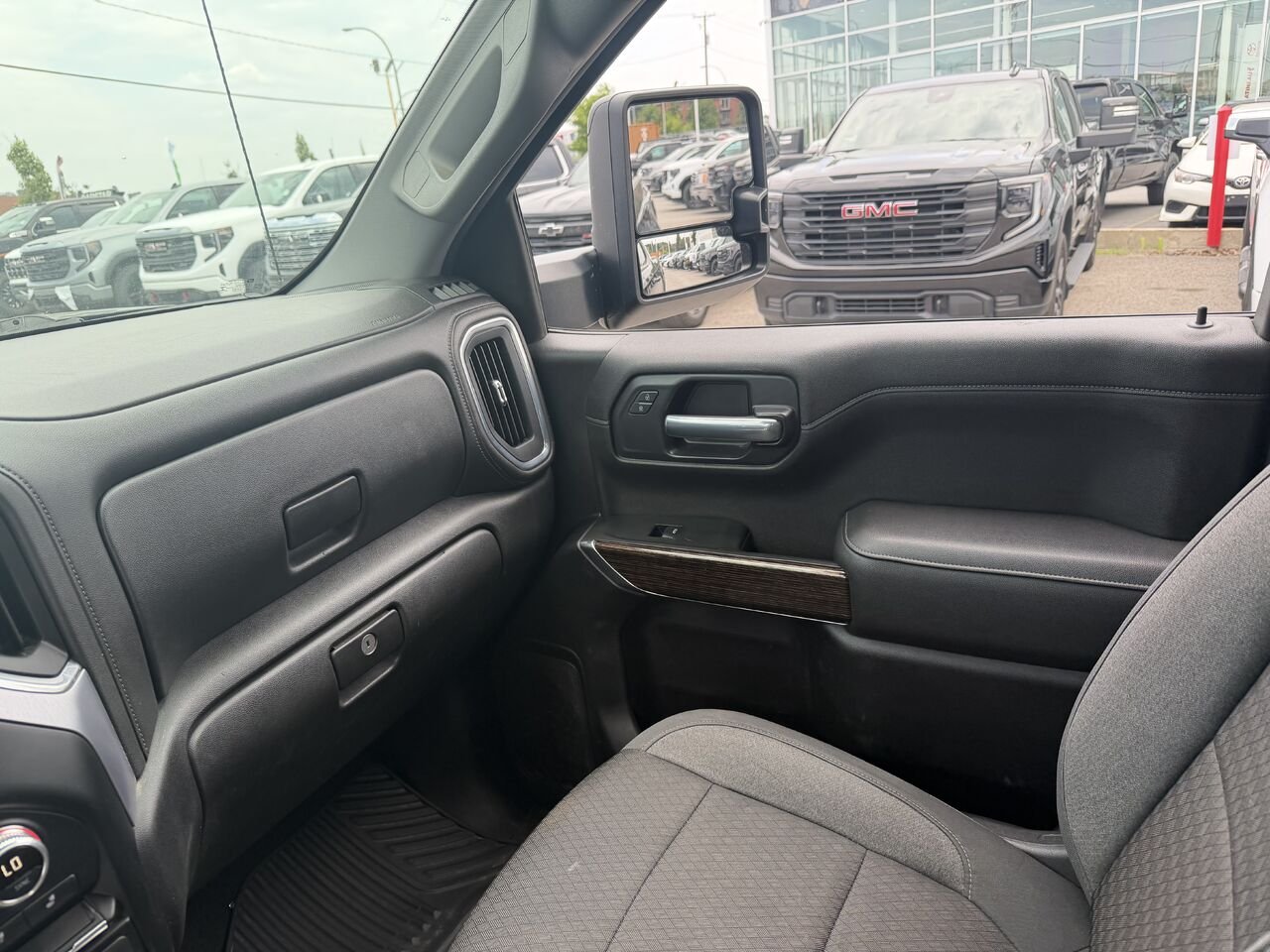 GMC SIERRA K1500 ELEVATION Elevation cabine multiplace 4RM 157 po 2020 Noir Ottawa & Gatineau - photo #9