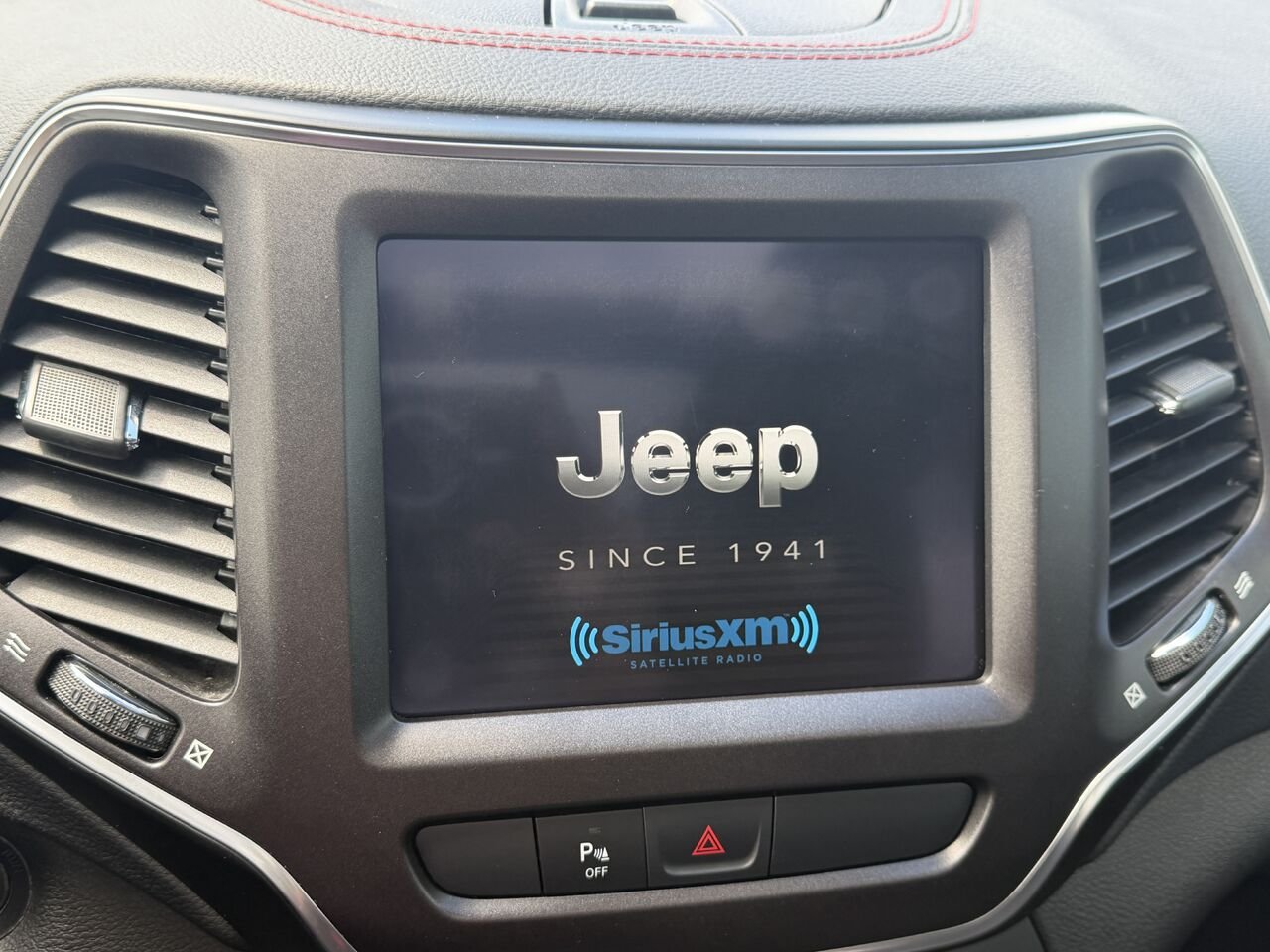 2021 Jeep Cherokee Beige Ste-Marie - photo #18