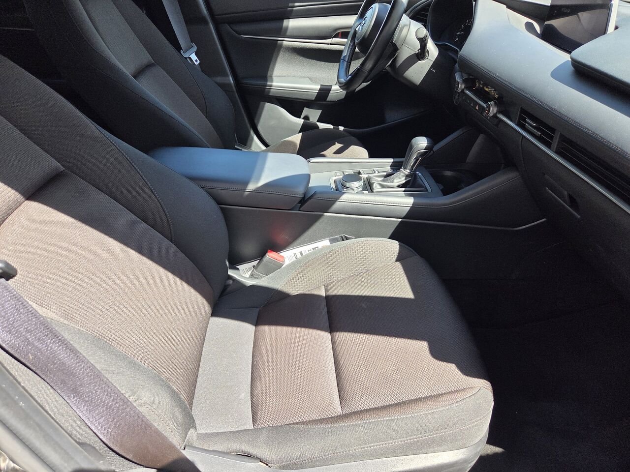MAZDA MAZDA3 SPORT 2023 01C4 GRIS Amos - photo #10