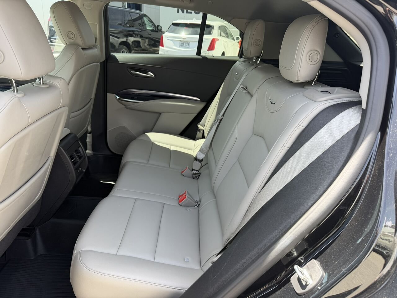 2023 Cadillac XT4 LUXURY AWD FINANCEMENT À PARTIR DE 3.99% STOCK XP5650 Black Laval - photo #15
