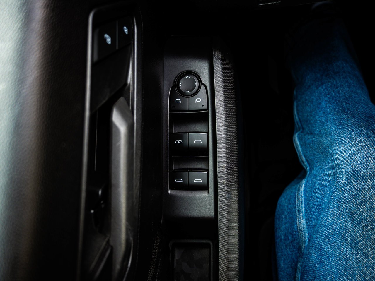 2023 Chevrolet Colorado 4WD Crew Cab Trail Boss Black Sherwood Park - photo #16