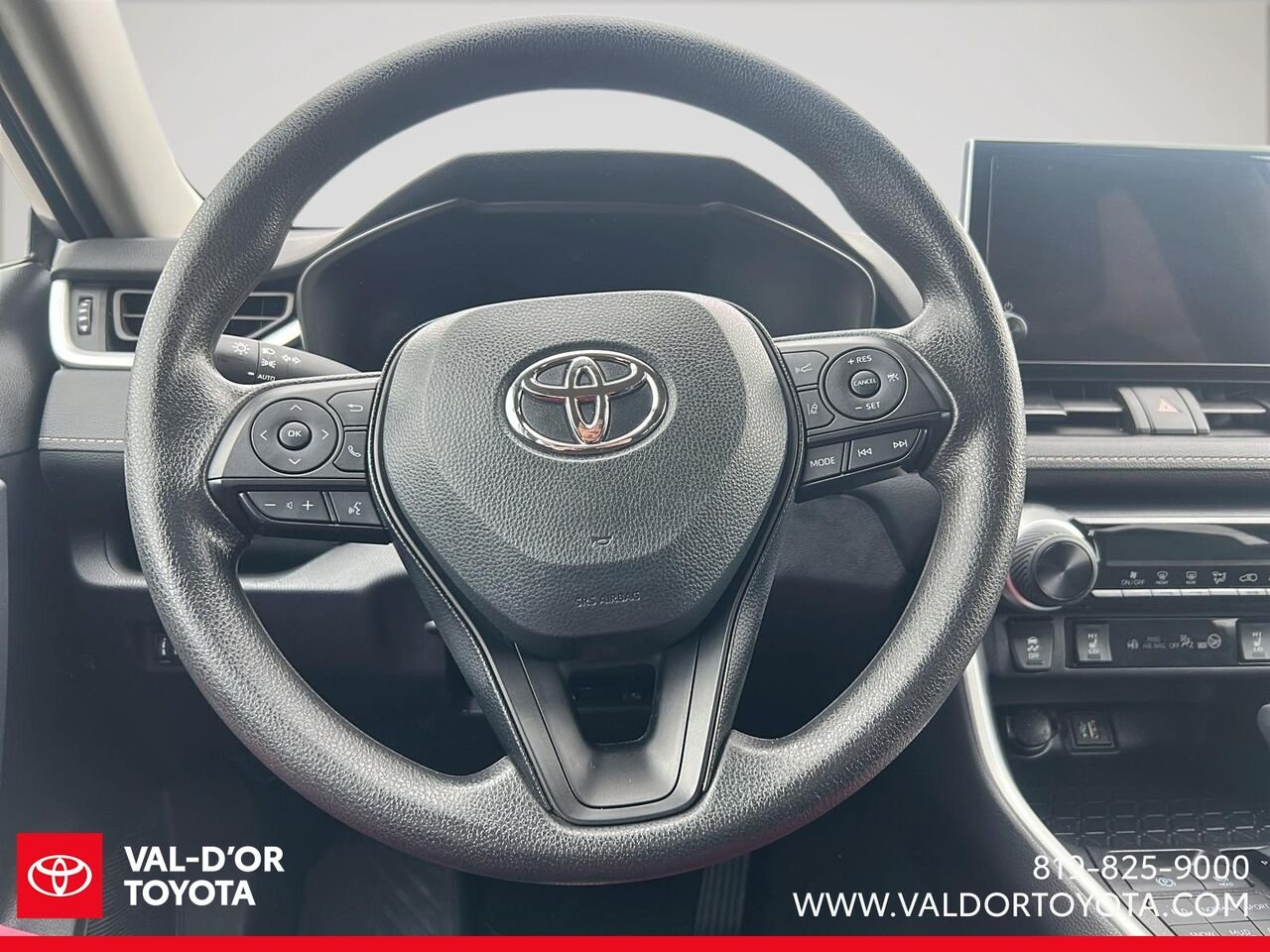 Toyota RAV4 LE TI 2025 Ciel argent métallisé Val-d'Or - photo #10