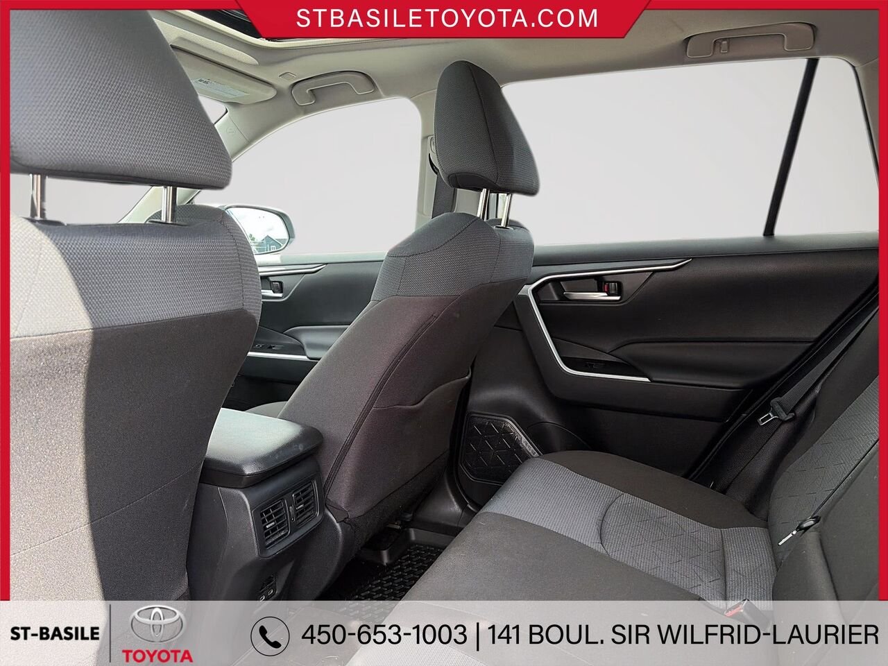Toyota RAV4 Hybride 2025 Ciel argent métallisé Saint-Basile-le-Grand - photo #12