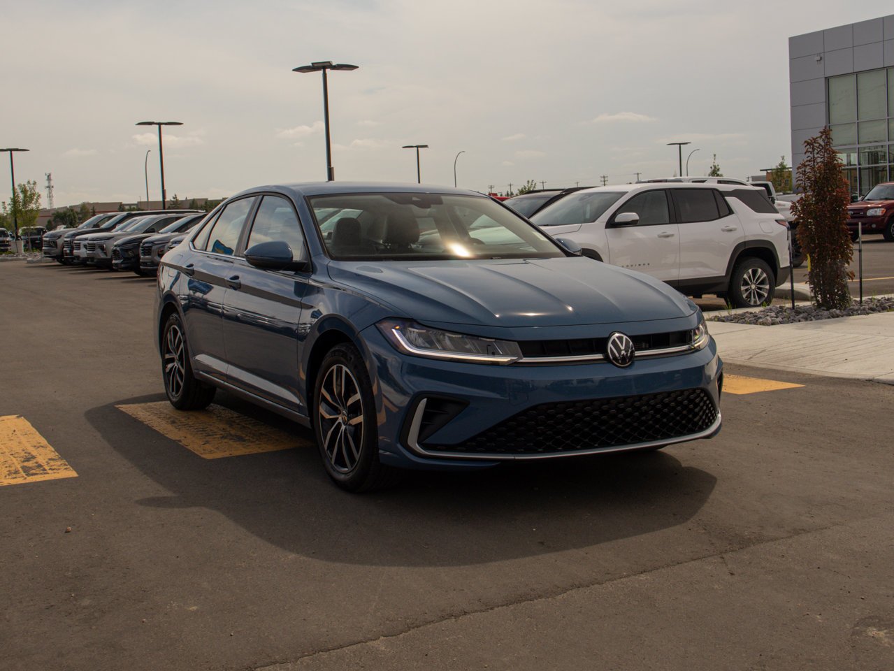 2025 Volkswagen Jetta Comfortline Auto Monterey Blue Pearl Sherwood Park - photo #12