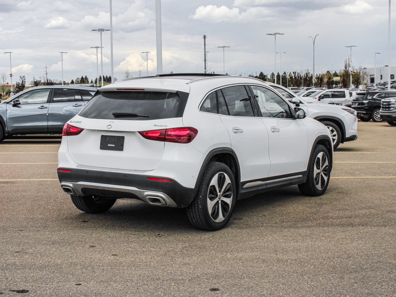2024 Mercedes-Benz GLA GLA 250 4MATIC SUV White Sherwood Park - photo #8