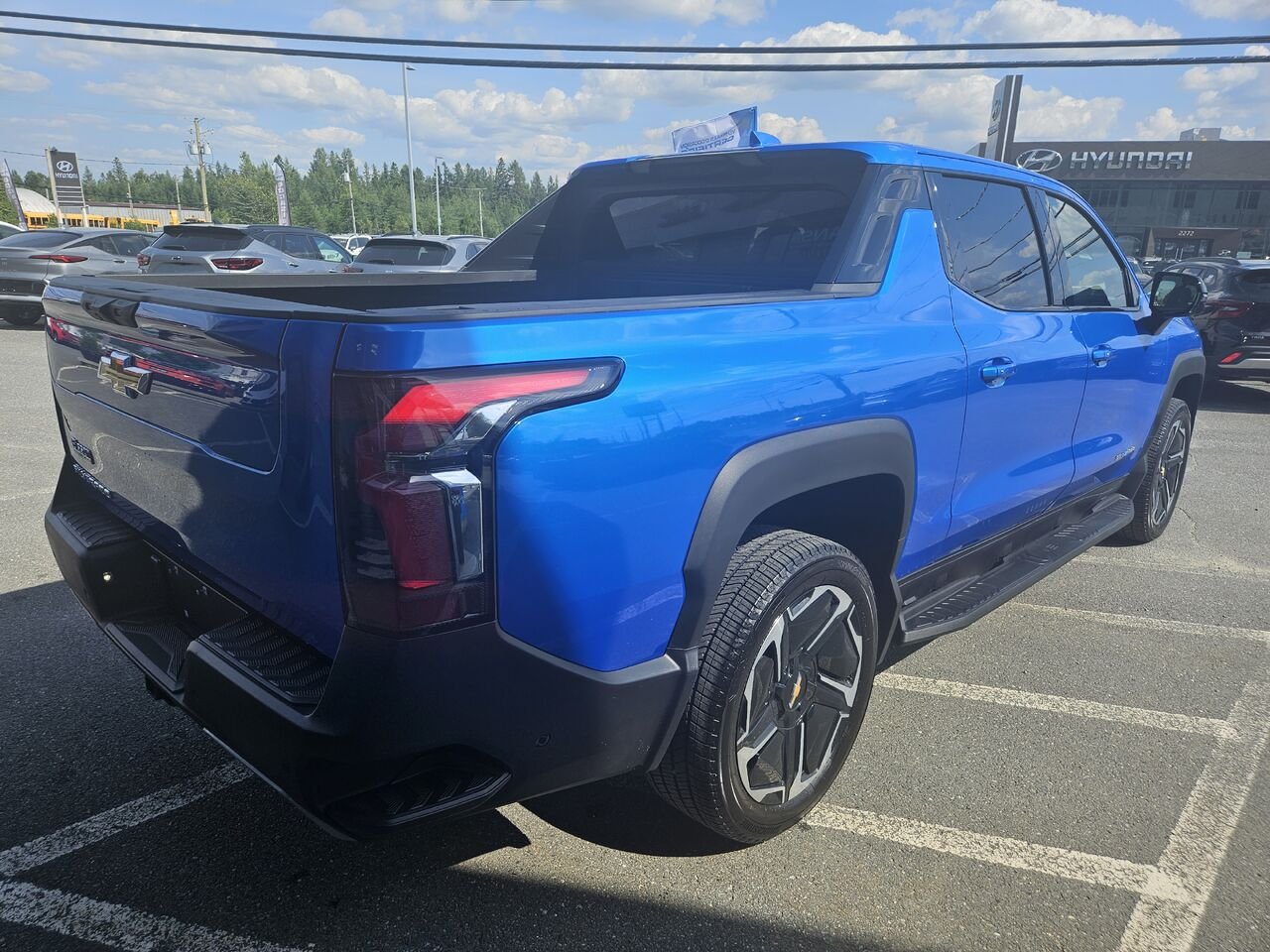 Chevrolet Silverado EV LT à autonomie prolongée à cabine multiplace e4RM 2025 Bleu Thetford Mines - photo #2