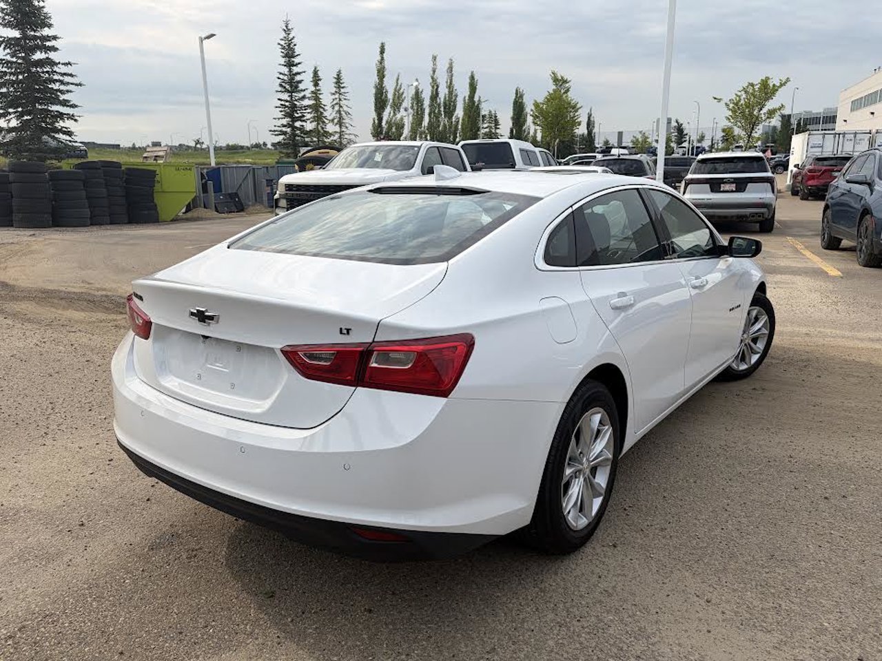 2024 Chevrolet Malibu 4dr Sdn 1LT White Sherwood Park - photo #4