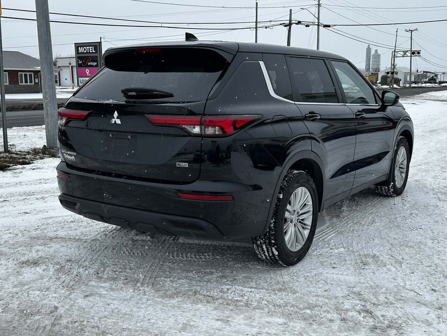 2022 MITSUBISHI OUTLANDER ES 2022 Black
