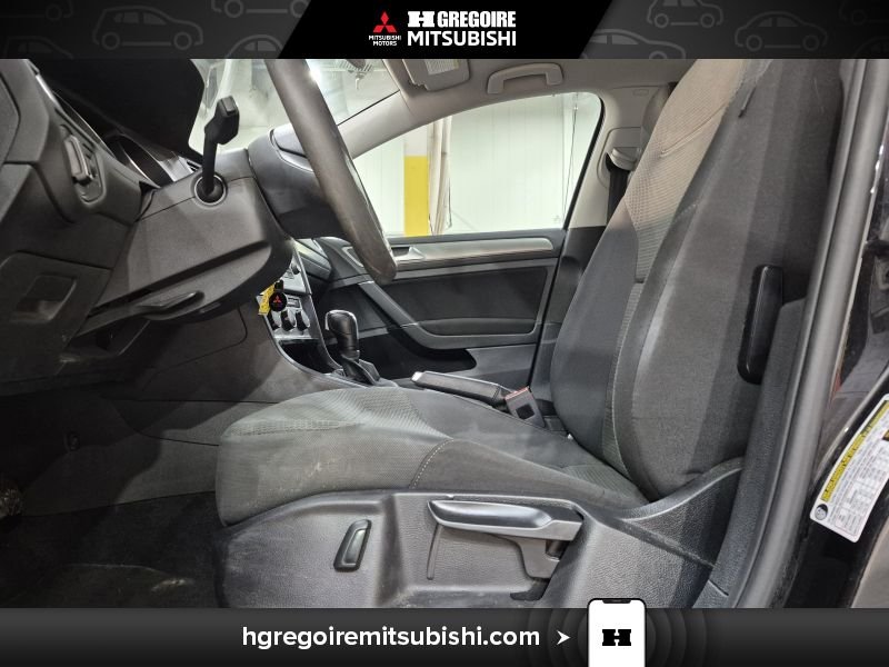 Volkswagen Golf MA4385 | Trendline * Mags * Caméra * Siege Chauffant 2017 Noir Laval - photo #14