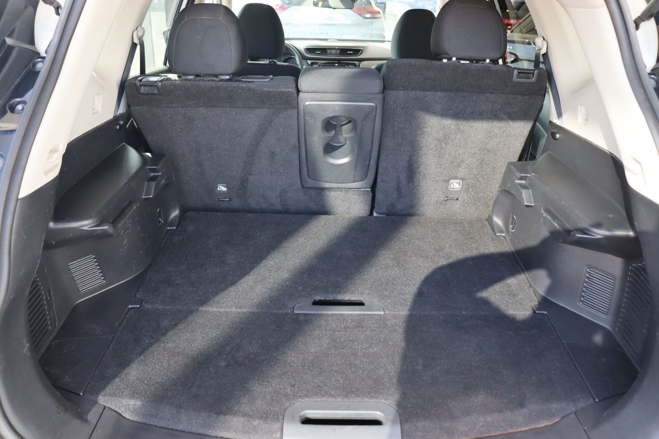 2019 Nissan Rogue VIN 5N1AT2MV8KC722875 White Baie-Comeau - photo #13