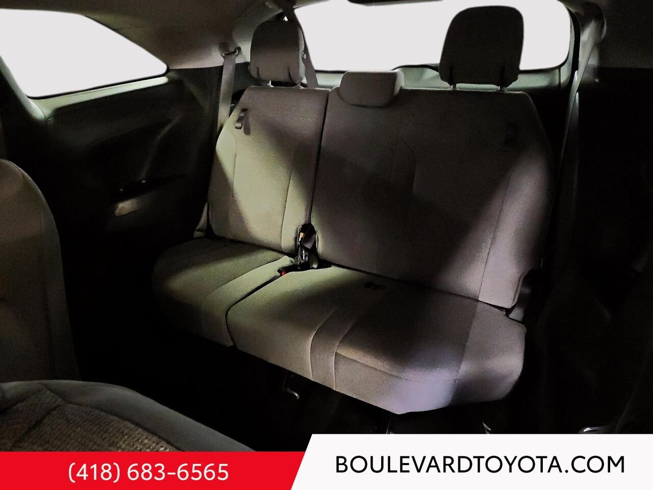 Toyota Sienna 99659A-110 | LE, AWD, 8 PLACES 2025 Argent Québec - photo #21