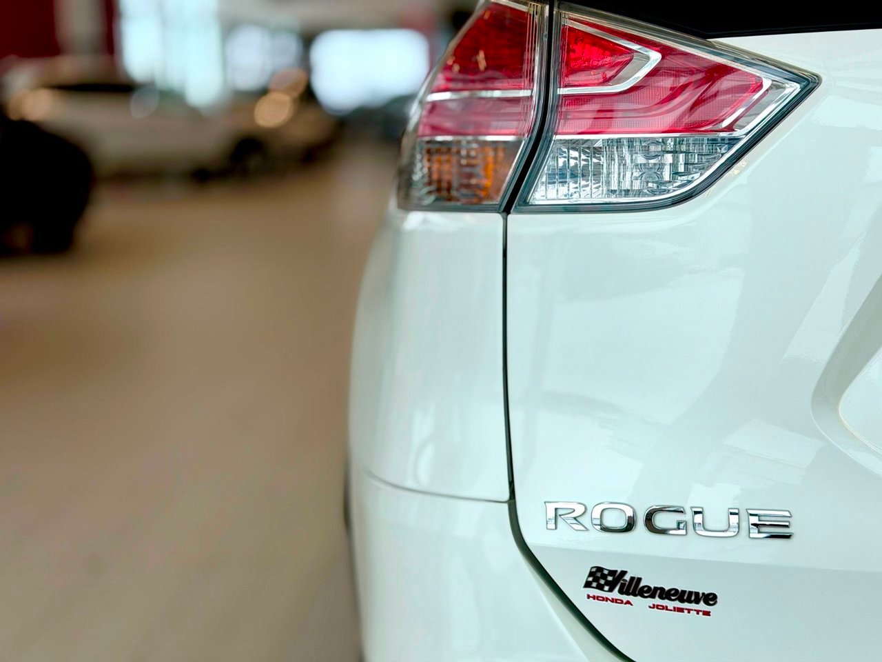 2016 Nissan Rogue White Notre-Dame-des-Prairies - photo #11