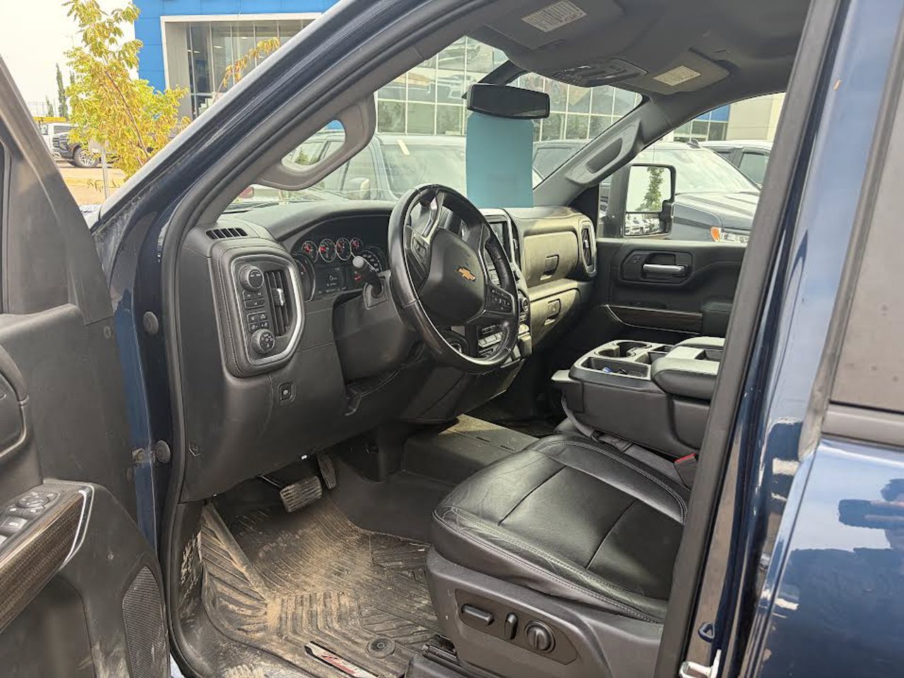 2020 Chevrolet Silverado 3500HD 4WD Crew Cab 159 LT Blue Sherwood Park - photo #6