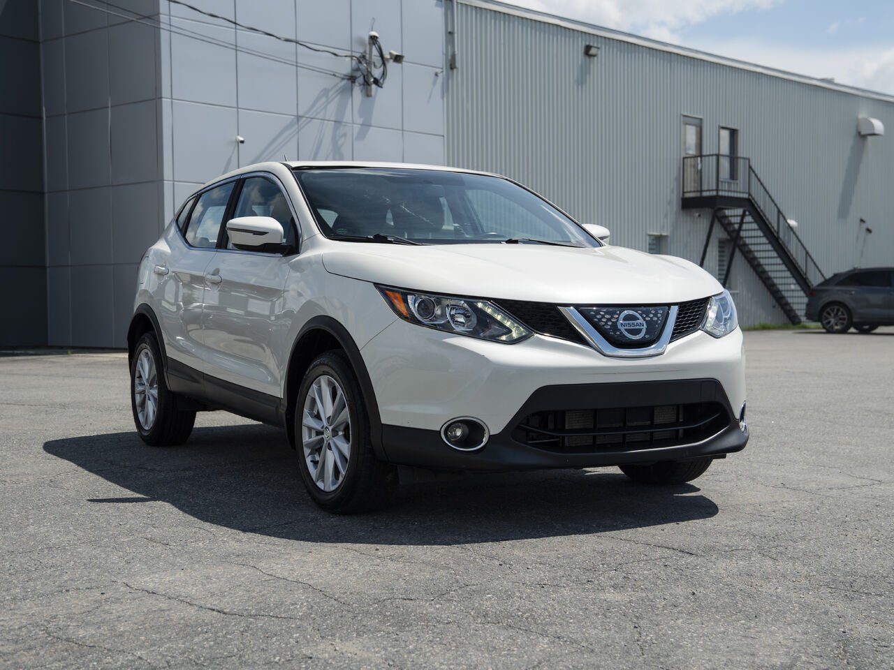 Nissan Qashqai U03087 | SV TI CVT 2018 Blanc Val-d'Or - photo #1