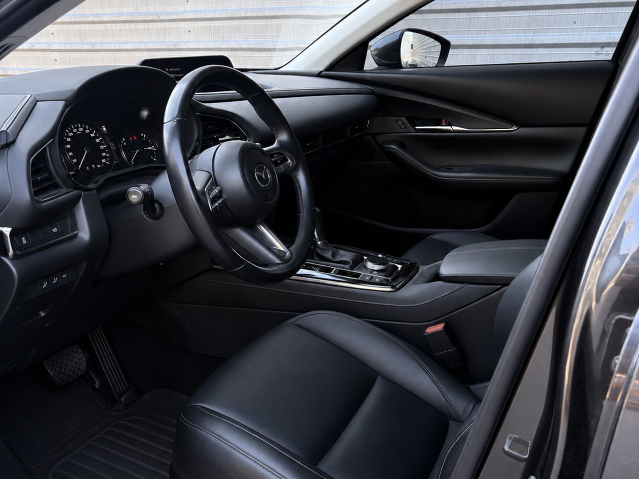 Mazda CX-30 GS GROUPE DE LUXE 2023 Gris Châteauguay - photo #10
