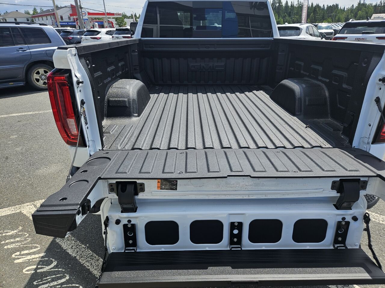 GMC Sierra 1500 AT4 cabine multiplace 4RM 157 po 2026 Blanc sommet Thetford Mines - photo #18