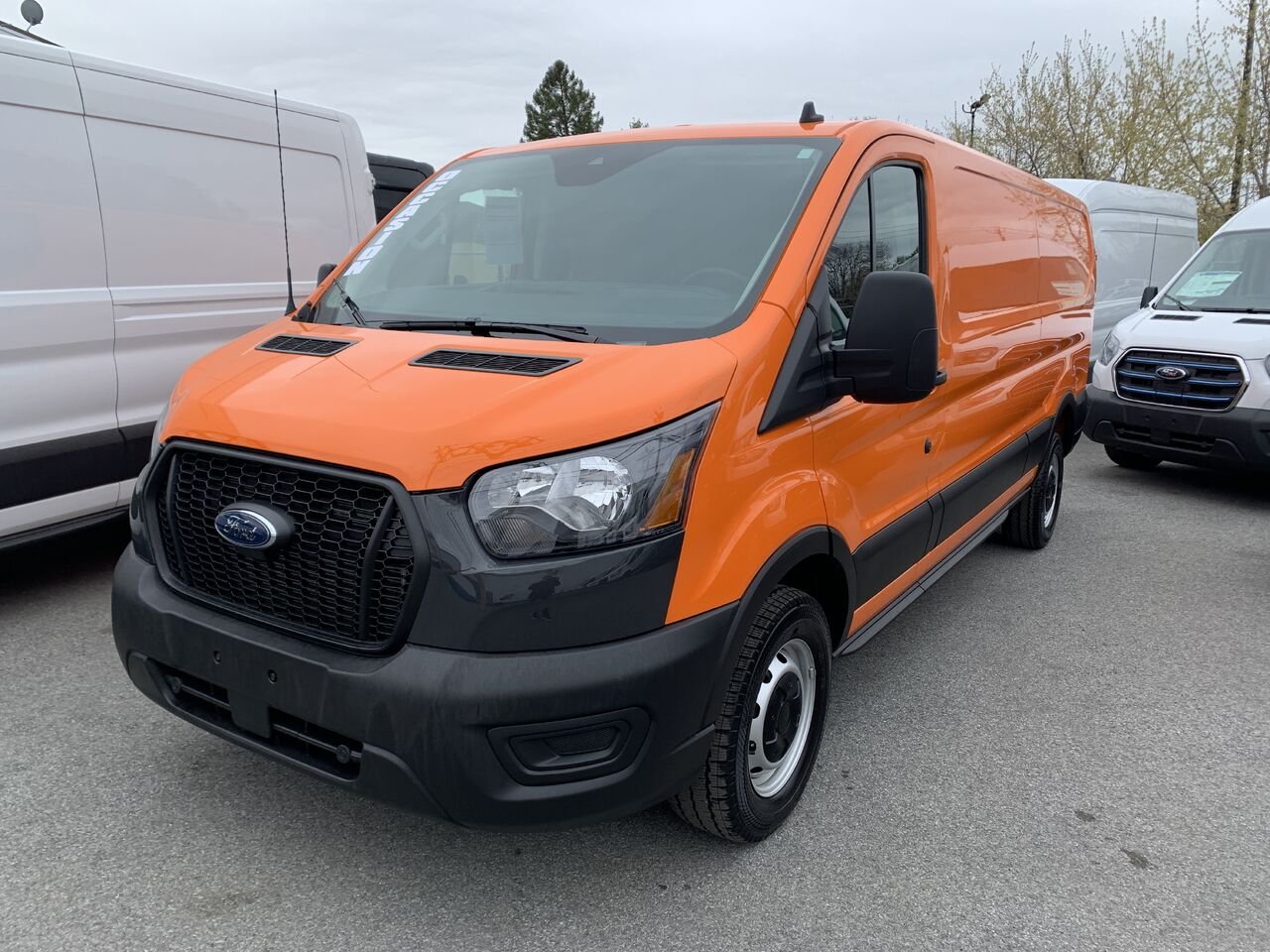 2025 Ford Transit fourgon utilitaire Orange Châteauguay - photo #0