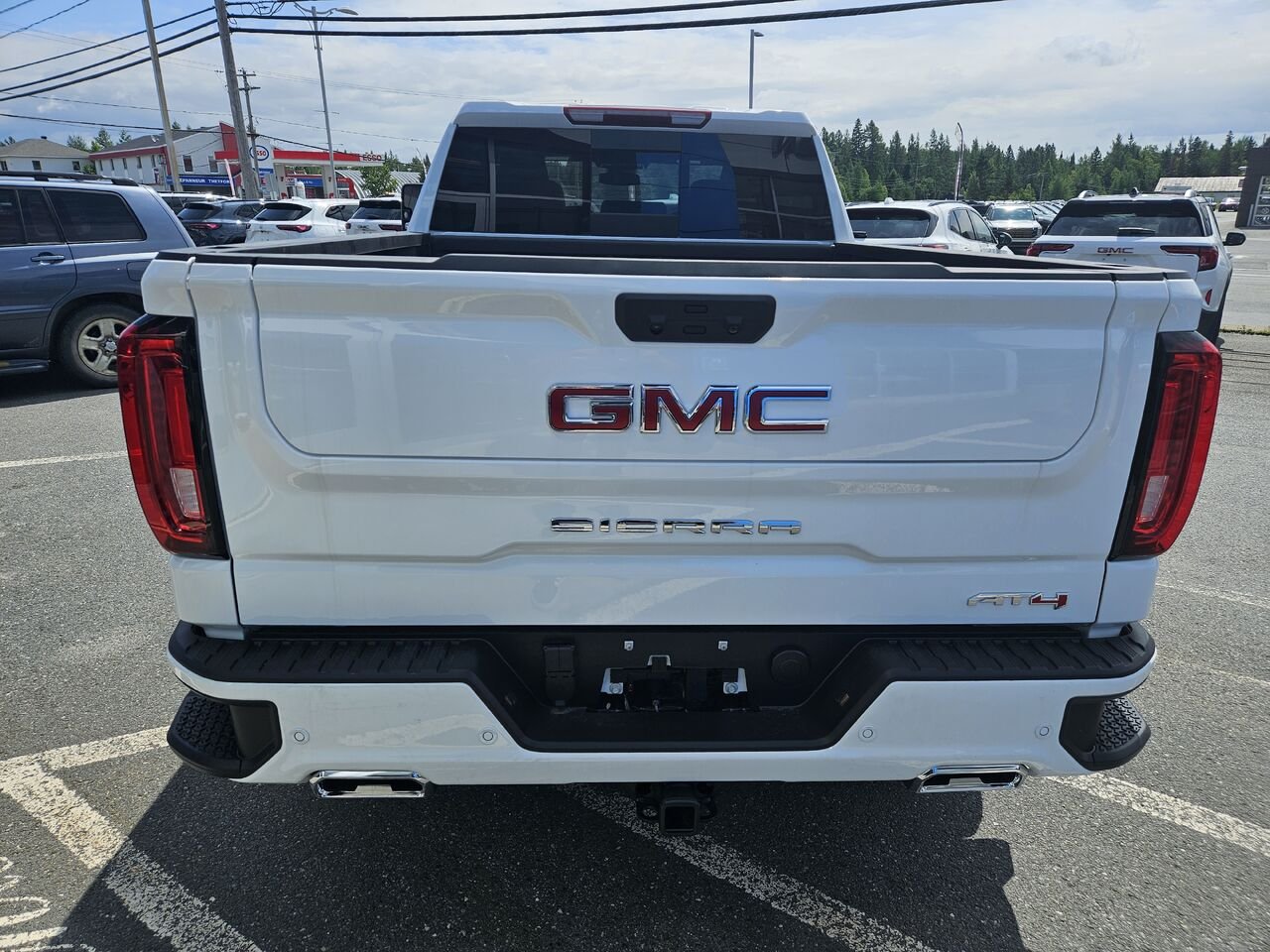 GMC Sierra 1500 AT4 cabine multiplace 4RM 157 po 2026 Blanc sommet Thetford Mines - photo #8