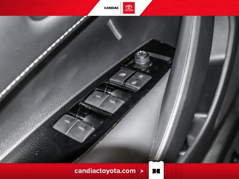 Toyota Corolla 2023 Blanc Blainville - photo #17