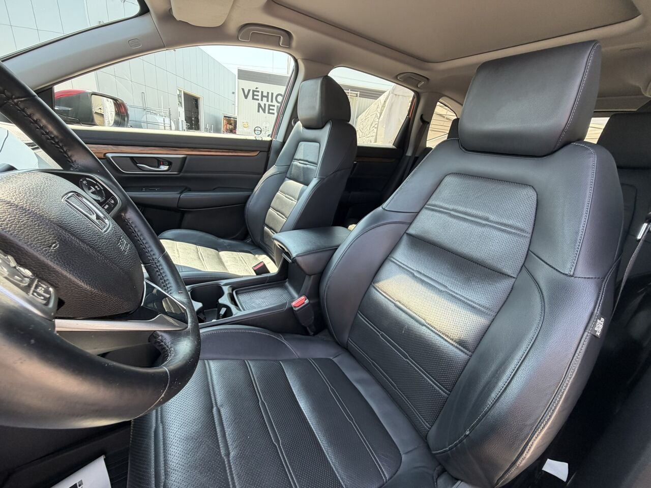 2017 Honda CR-V TOURING AWD Red Laval - photo #21