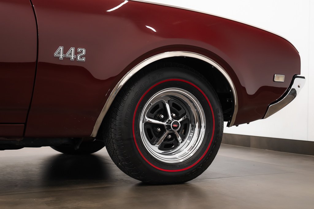 1969 Oldsmobile 442 Red Montreal - photo #7
