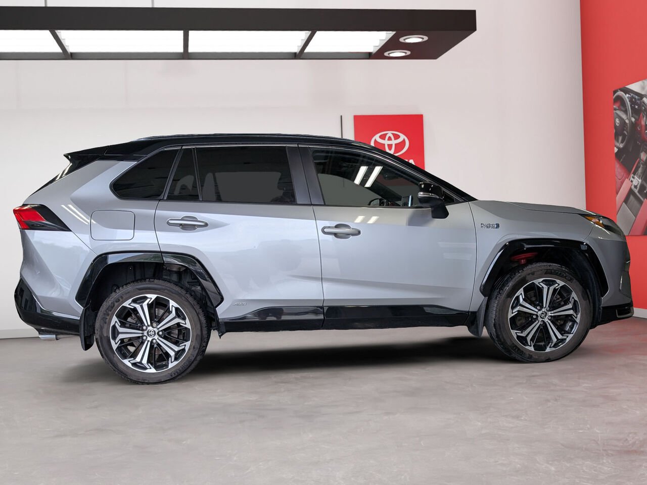 Toyota RAV4 Prime XSE PRIME-HYBRIDE BRANCHABLE/SIÈGES CHAUFFANTS/TOIT OUVRANT/VOLANT CHAUFFANT/AC BIZONE 2022 Gris Sherbrooke - photo #2