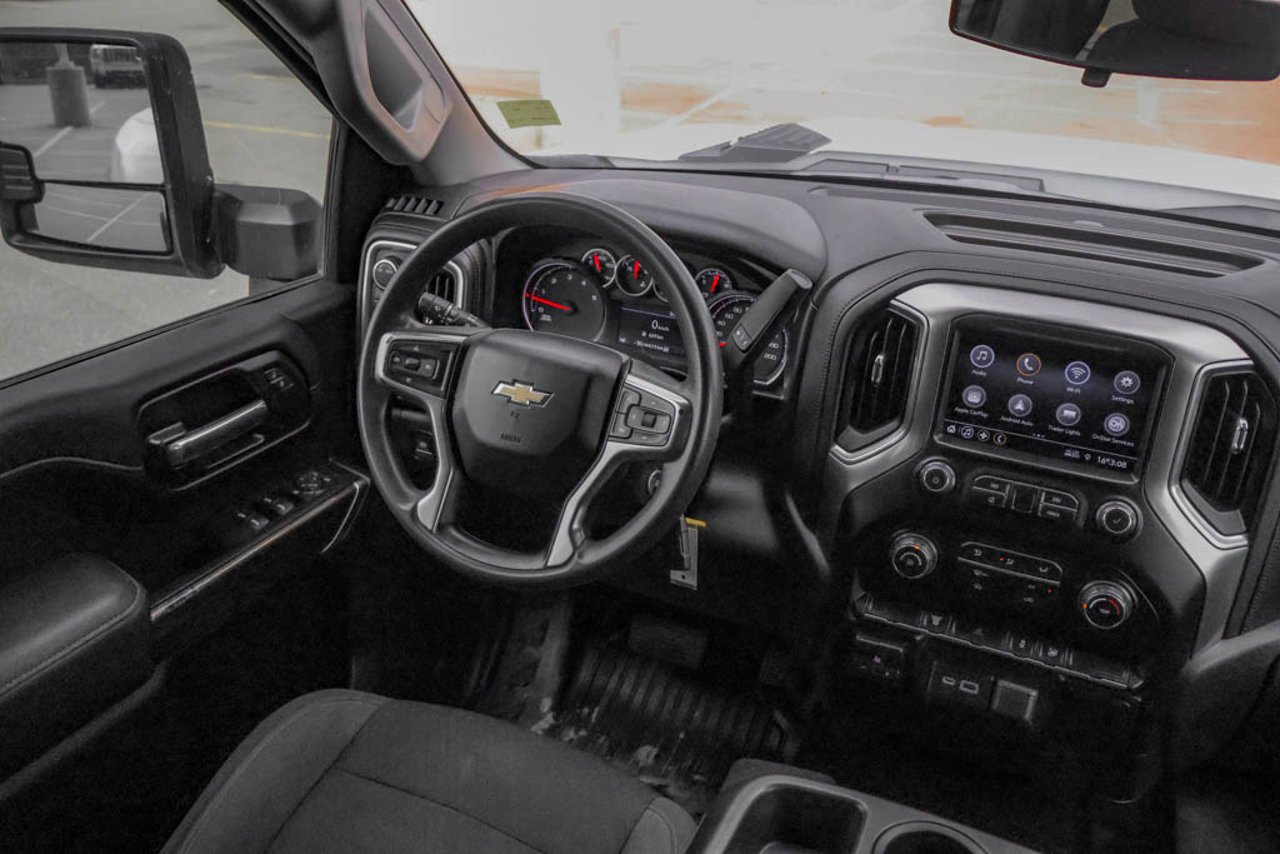 2020 Chevrolet Silverado 3500HD 4WD Crew Cab 172 LT White Sherwood Park - photo #24
