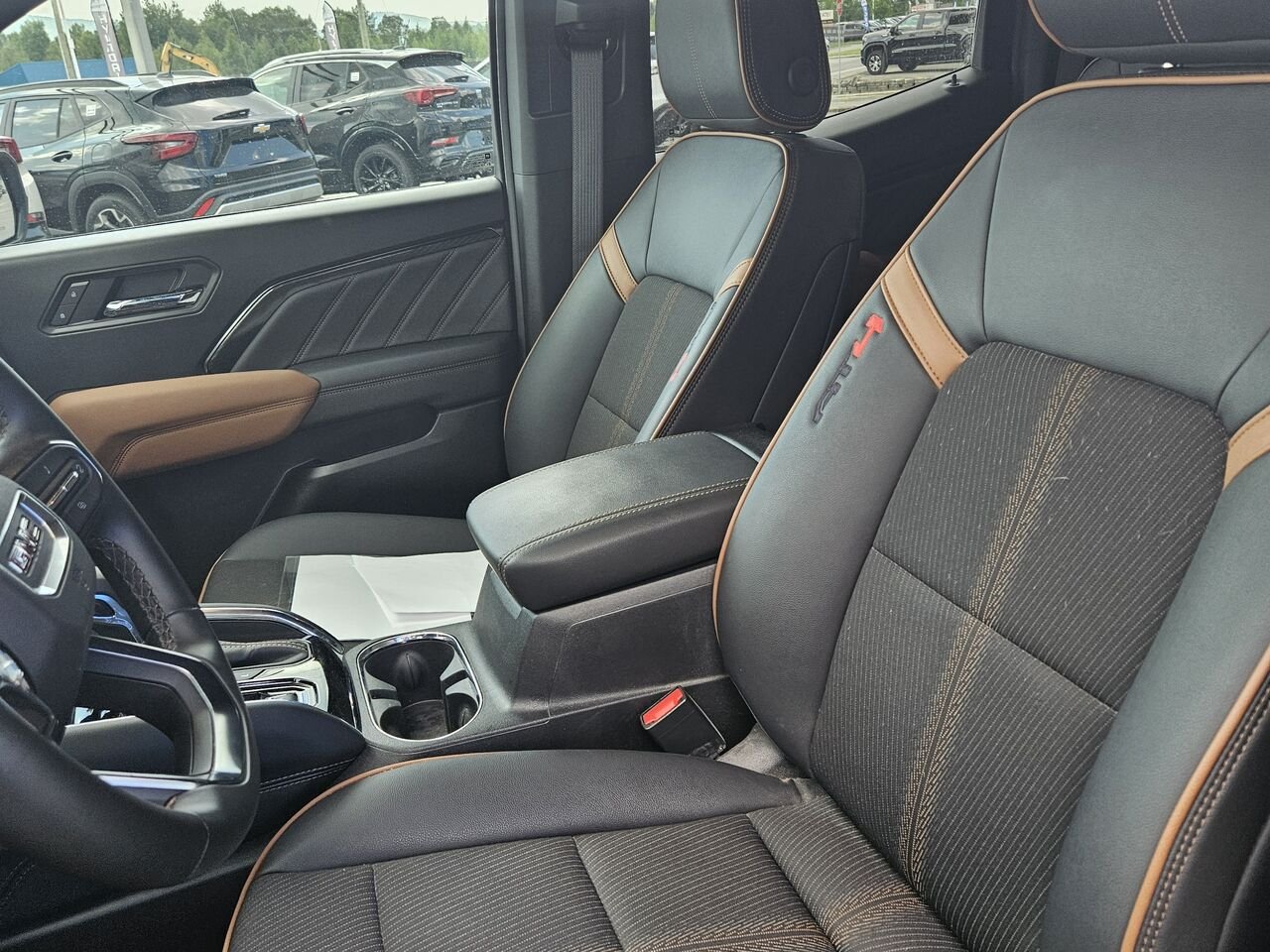 GMC Canyon AT4 cabine multiplace 4RM 2024 Gris Thetford Mines - photo #14