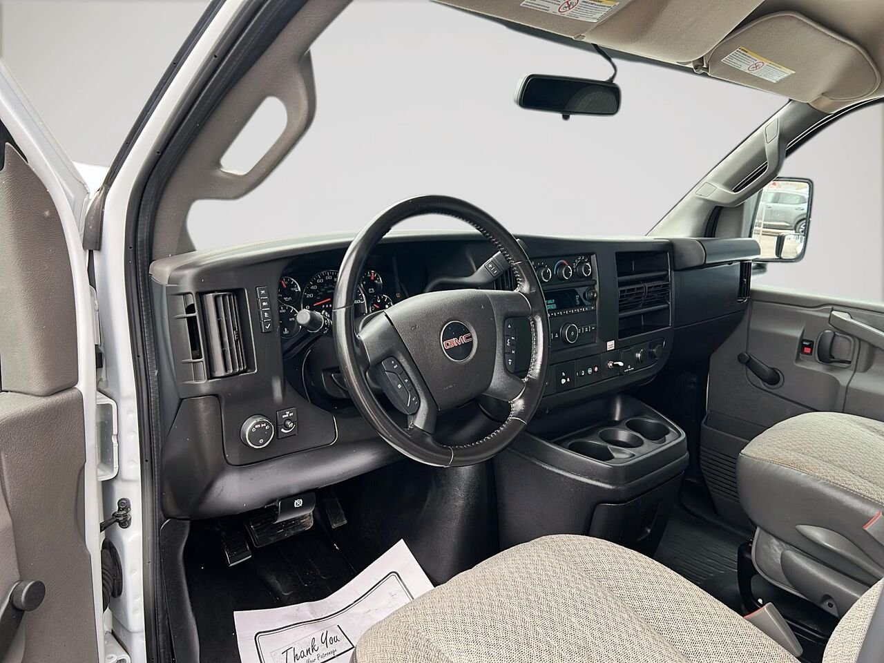 2023 GMC Fourgonnette commerciale tronquée Savana White Québec - photo #9